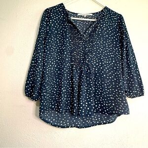 Collective Concepts blue/white polka dot, v-neck blouse, Sz SP.
